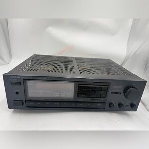 Onkyo TX-840 Quartz Synthesized Tuner Amplifier.